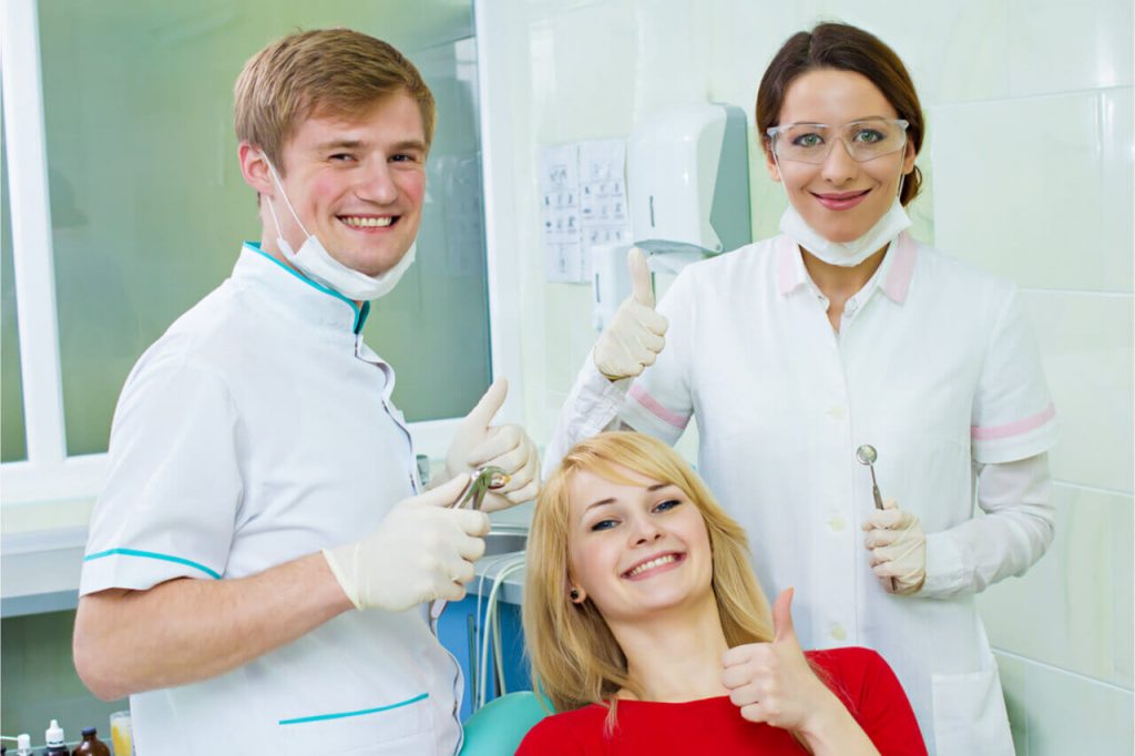 What Is Dead Tooth Extraction? (Dental Extraction For First-Timers)